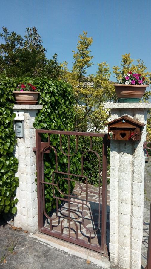 Nel Giardino Di Oz Bed & Breakfast ฟอร์โนโว ดิ ตาโร ภายนอก รูปภาพ
